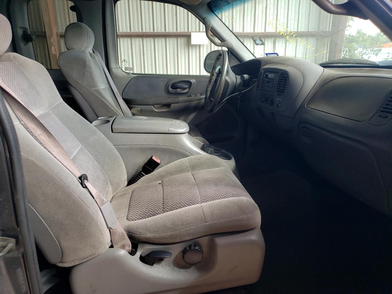 Photo 5 from auction – 2002 FORD F150 with VIN 1FTRX17W32NA29954