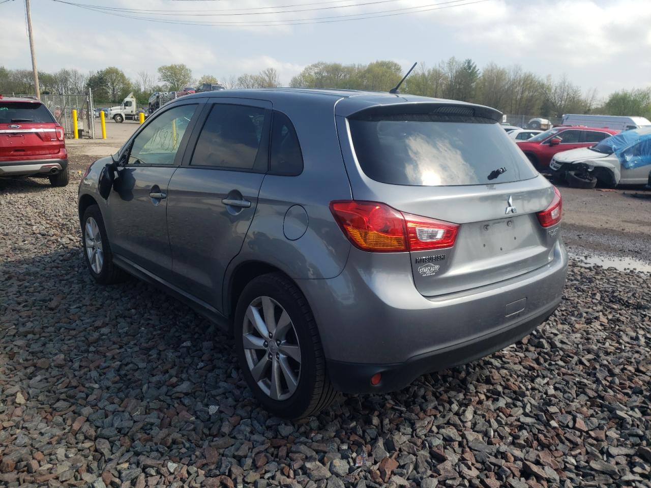 Photo 3 from auction – 2015 MITSUBISHI OUTLANDER with VIN 4A4AR3AU1FE032361