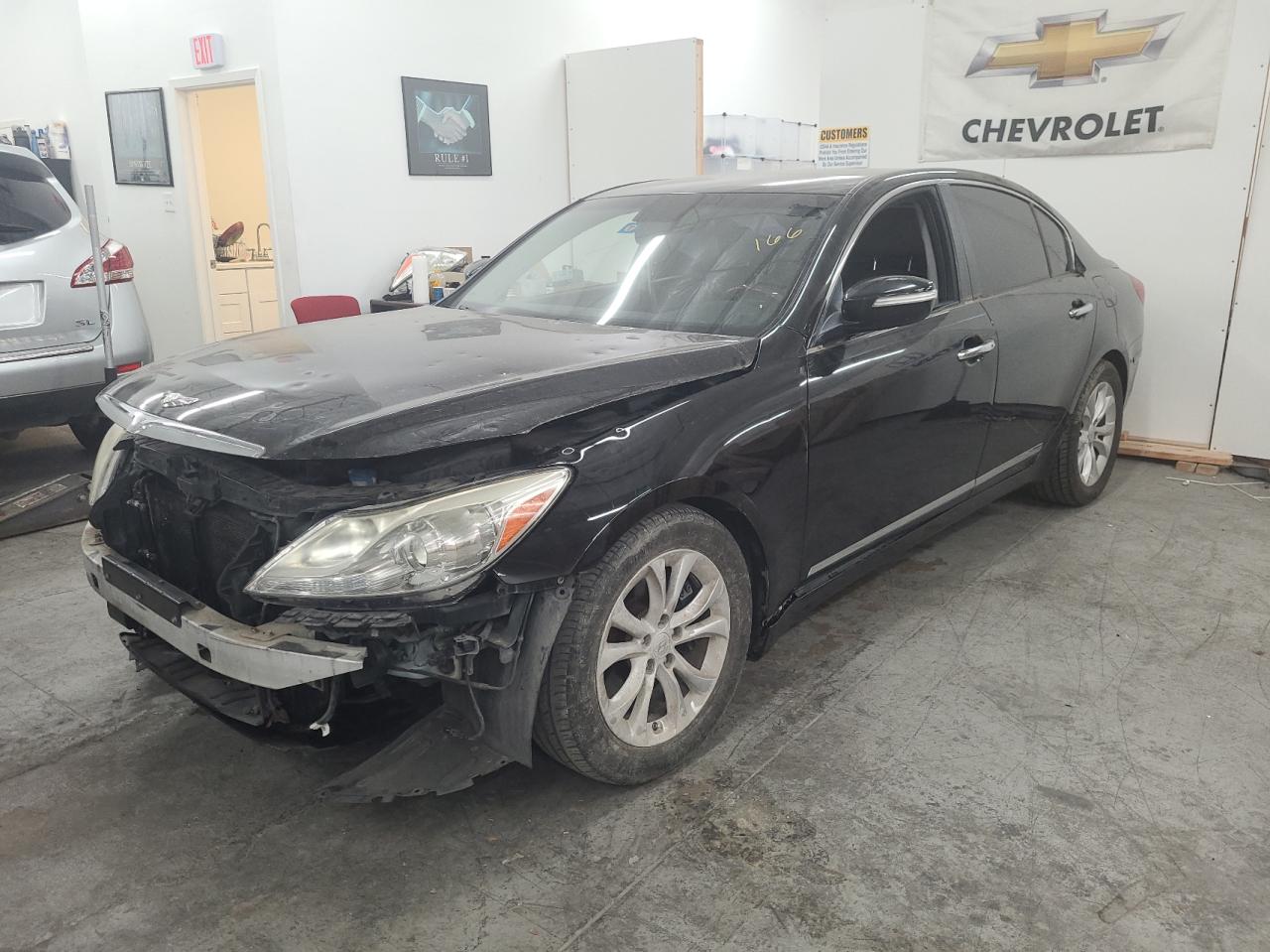 Photo 2 from auction – 2011 HYUNDAI GENESIS 4. with VIN KMHGC4DF2BU132261