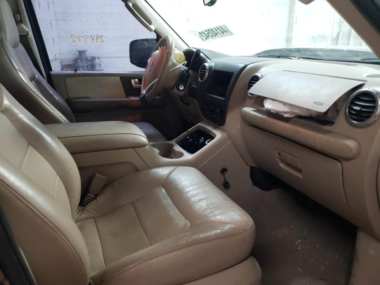Photo 5 from auction – 2003 FORD EXPEDITION with VIN 1FMRU15W93LC25658