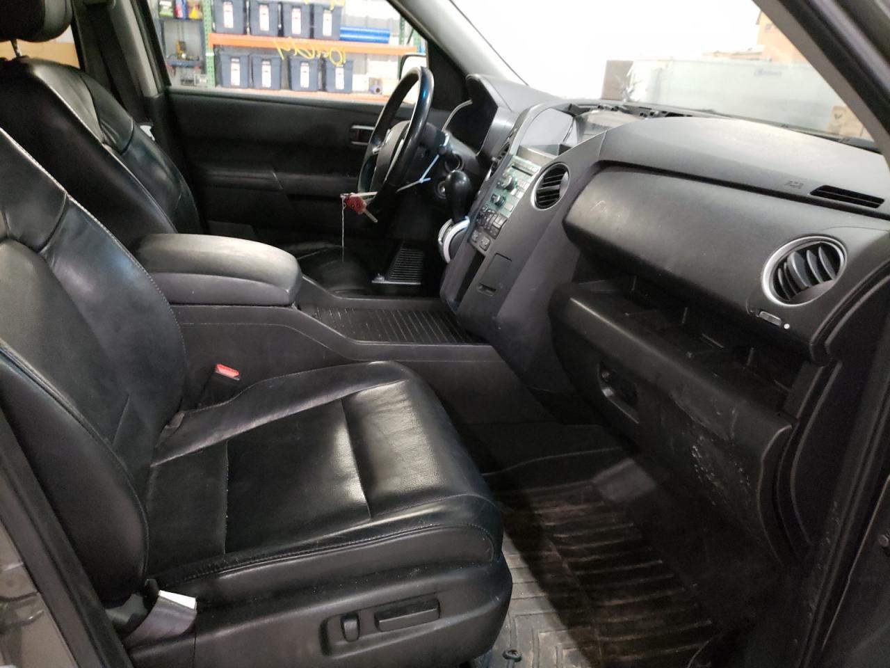 Photo 5 from auction – 2011 HONDA PILOT EXL with VIN 5FNYF4H52BB042859