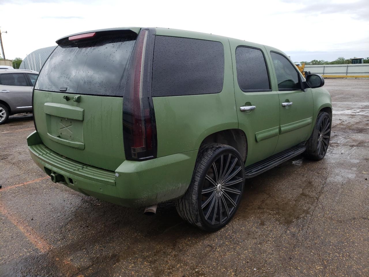 Photo 4 from auction – 2007 GMC YUKON with VIN 1GKFC13J47J132537