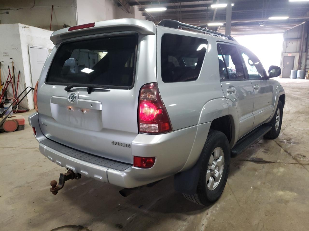 Photo 4 from auction – 2003 TOYOTA 4RUNNER SR with VIN JTEBU14R630015582
