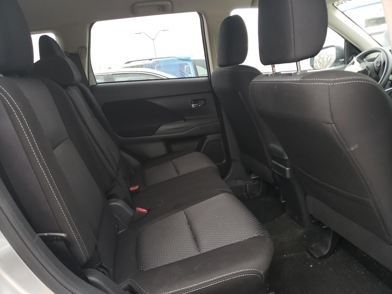 Photo 6 from auction – 2018 MITSUBISHI OUTLANDER with VIN JA4AZ3A3XJJ006222