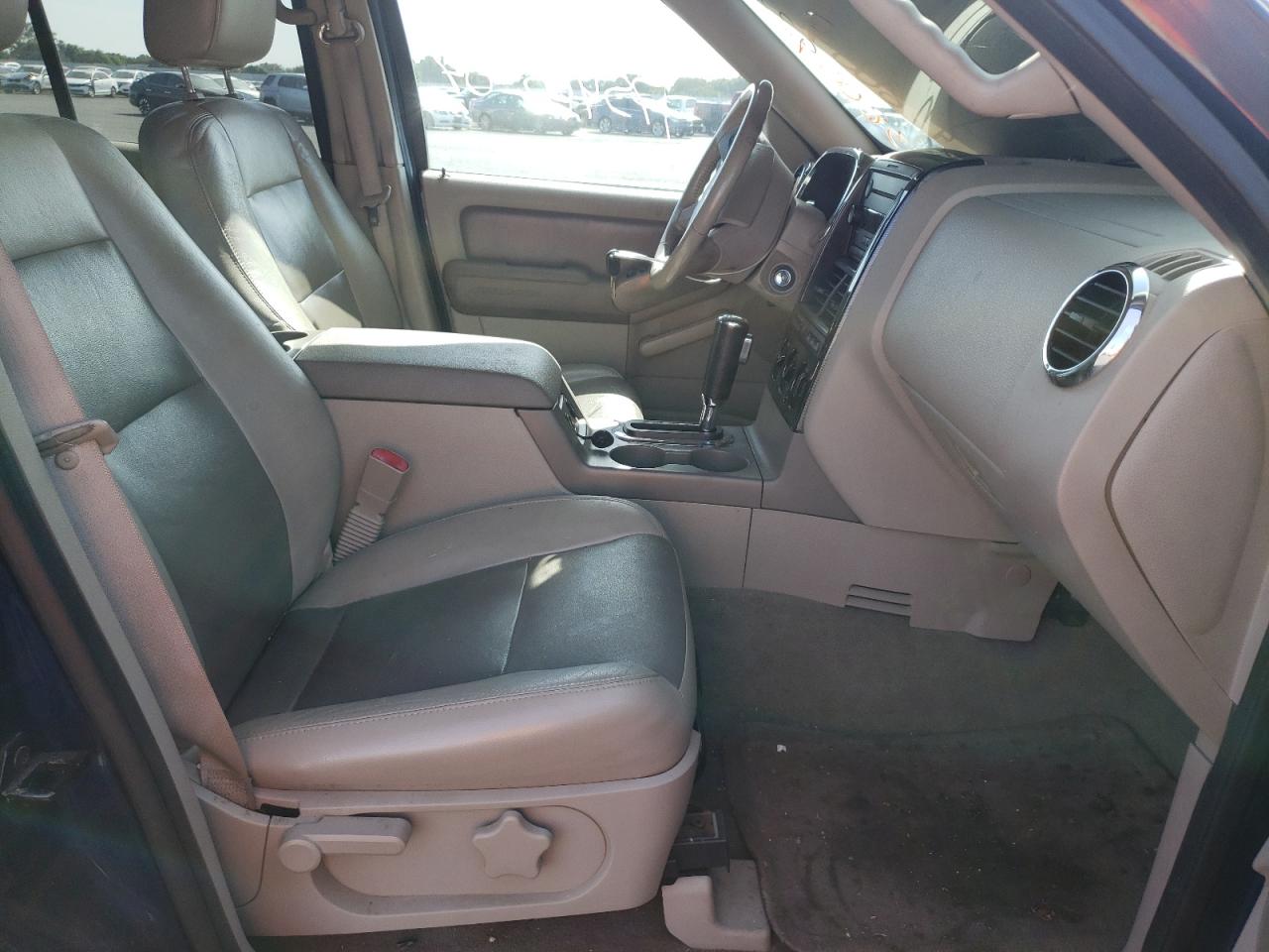 Photo 5 from auction – 2007 FORD EXPLORER X with VIN 1FMEU73EX7UB65434