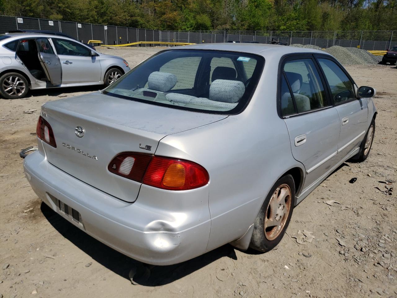 Фото 4 с аукциона – 2000 TOYOTA COROLLA VE с VIN 2T1BR12E9YC291595