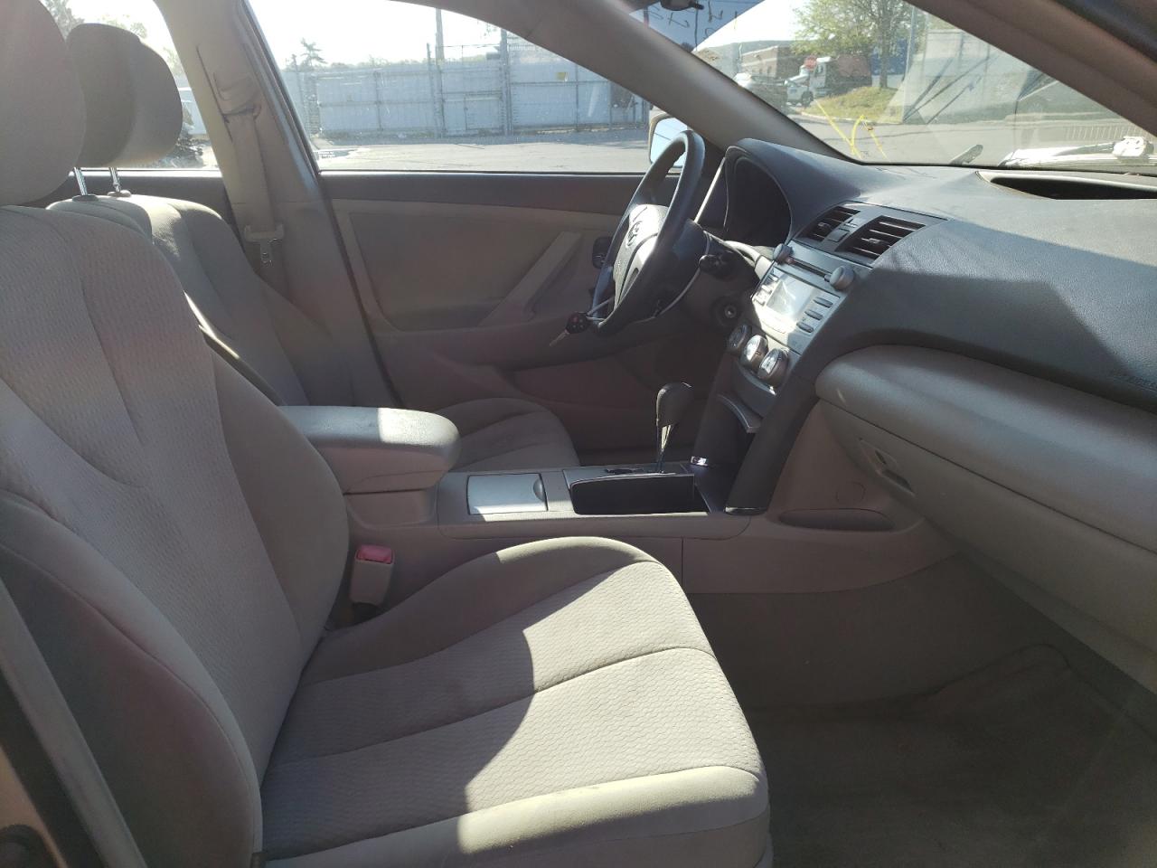 Photo 5 from auction – 2010 TOYOTA CAMRY BASE with VIN 4T4BF3EK4AR048292