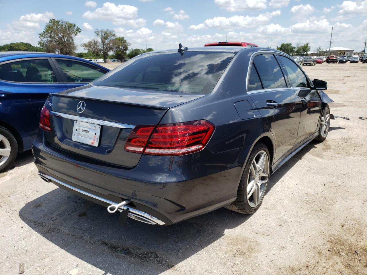 Photo 4 from auction – 2014 MERCEDES-BENZ E 350 with VIN WDDHF5KBXEB025745