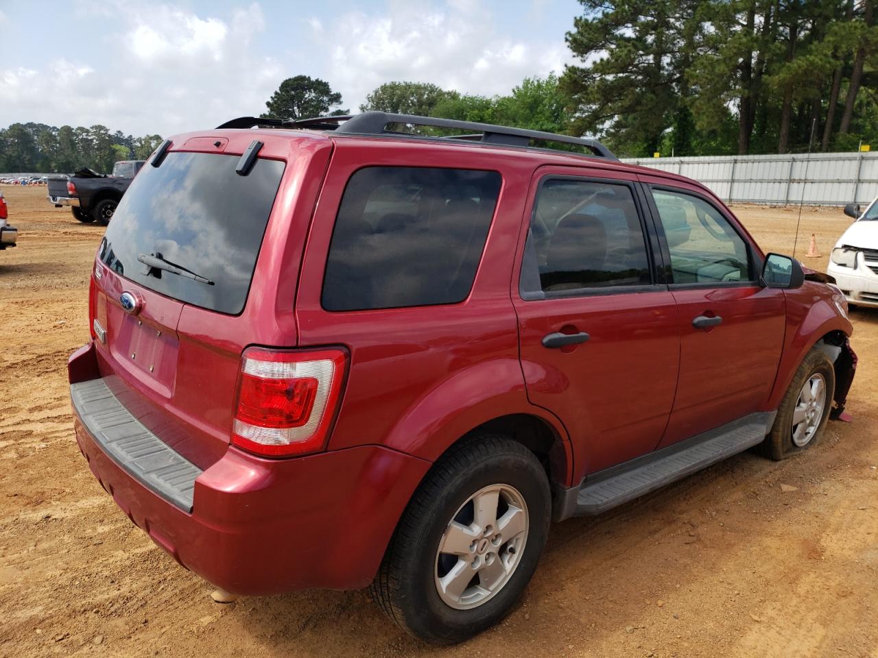 Photo 4 from auction – 2009 FORD ESCAPE XLT with VIN 1FMCU03G59KA15830
