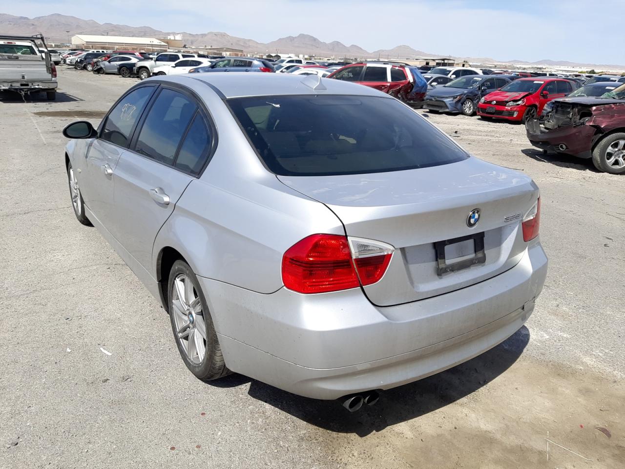 Photo 3 from auction – 2006 BMW 325 I AUTO with VIN WBAVB17596NK30765