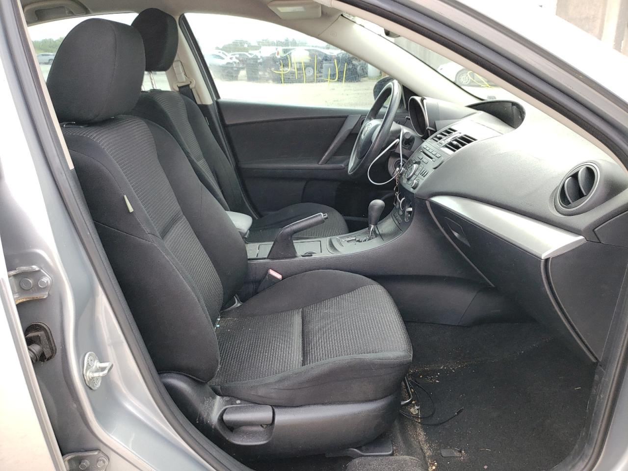 Photo 5 from auction – 2012 MAZDA 3 I with VIN JM1BL1UFXC1589965