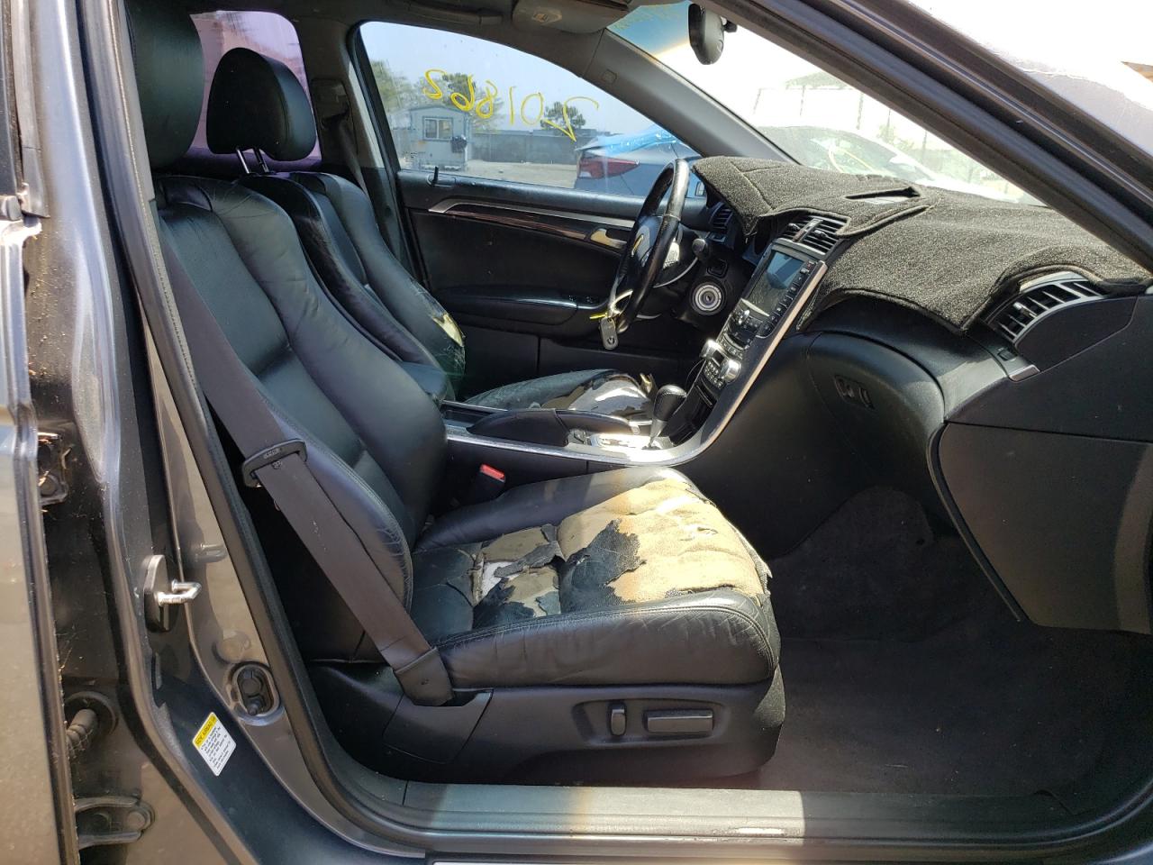 Photo 5 from auction – 2005 ACURA TL with VIN 19UUA66245A023648