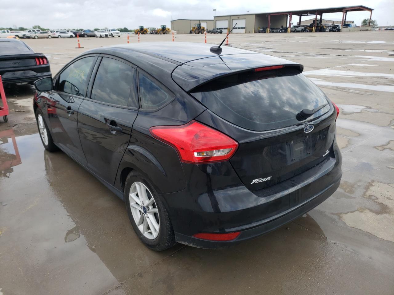 Photo 3 from auction – 2016 FORD FOCUS SE with VIN 1FADP3K21GL244767