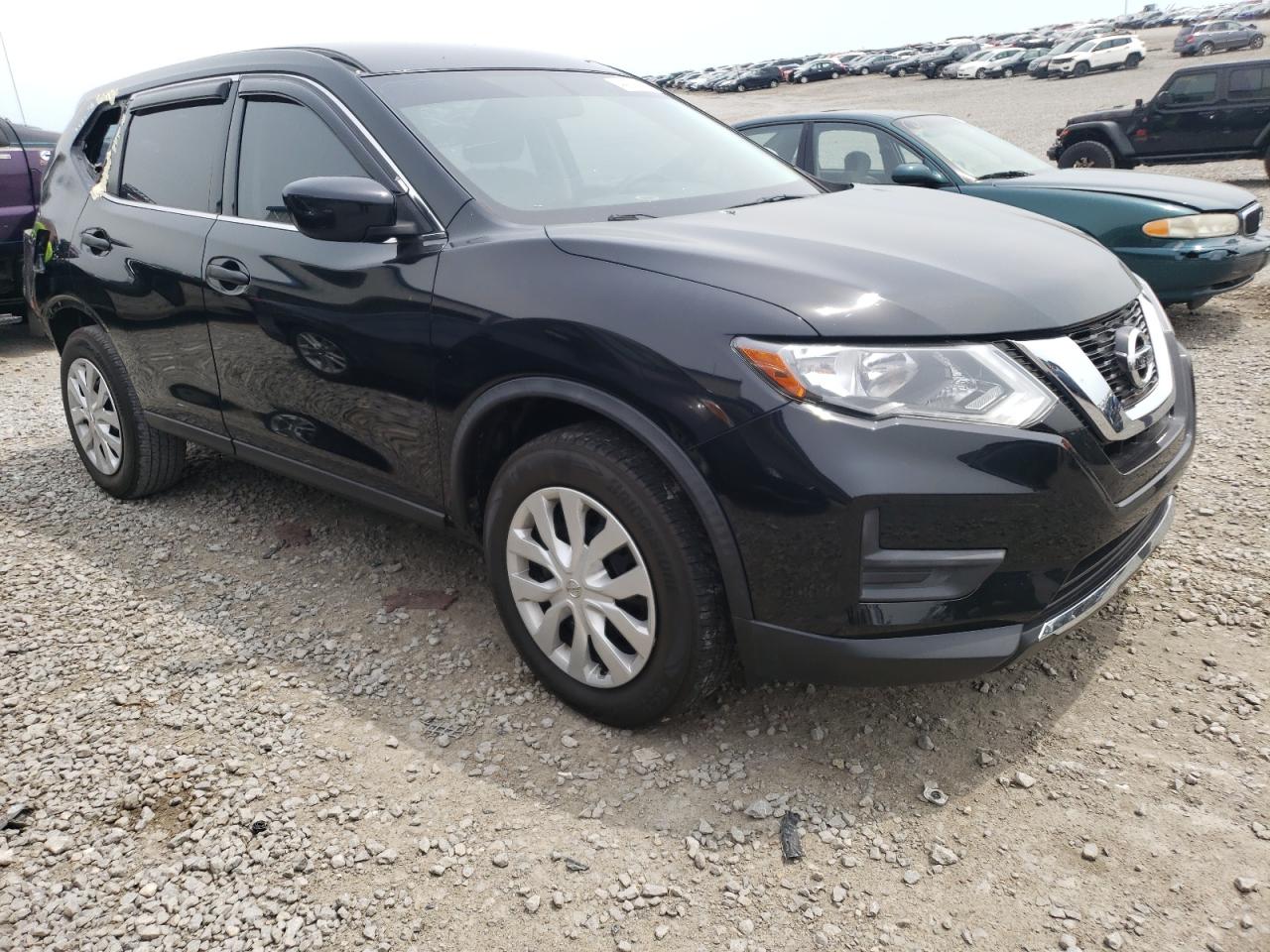 NISSAN ROGUE S 2017 with VIN JN8AT2MT2HW130404 - Photo from auction