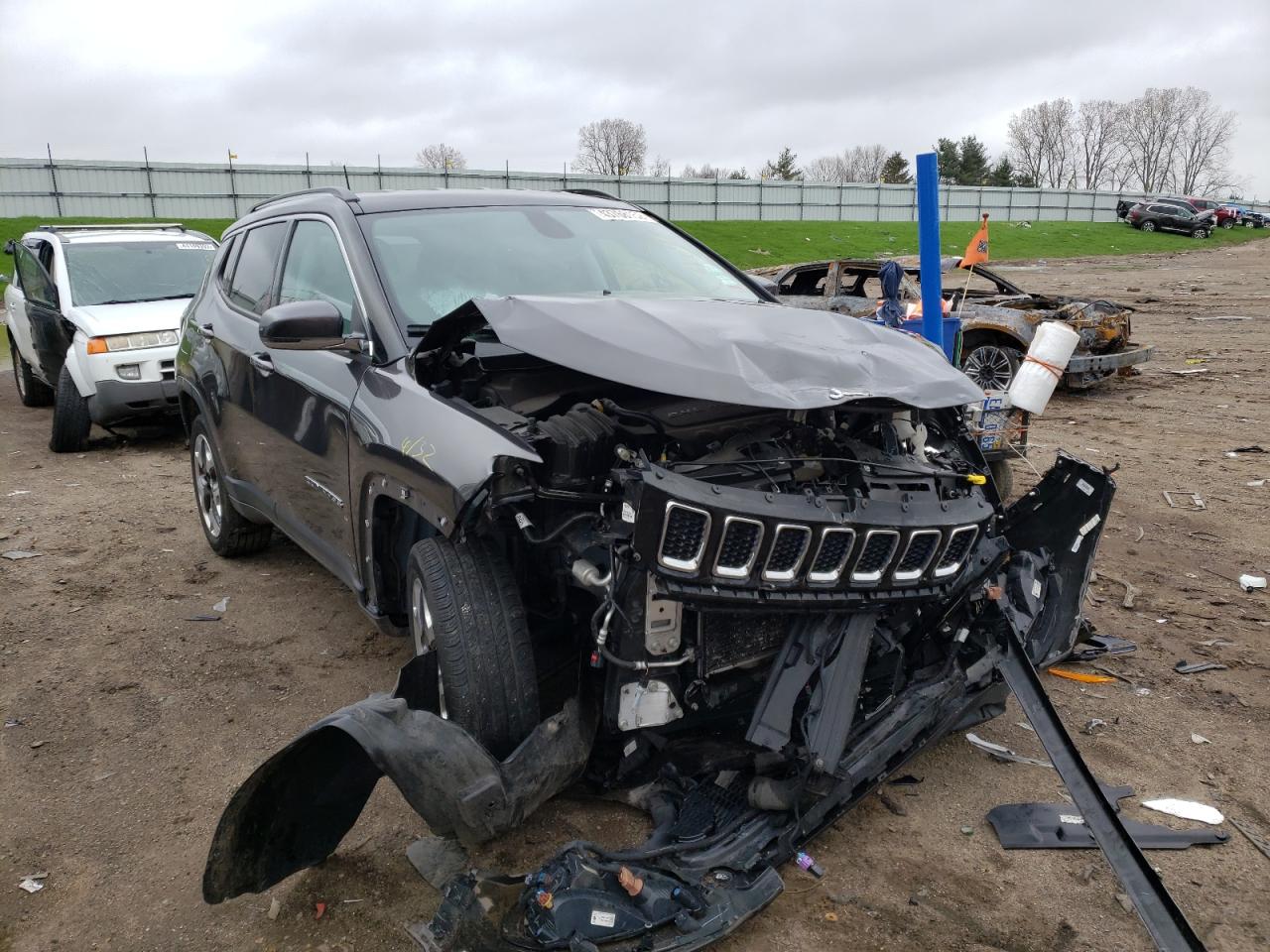 JEEP COMPASS LI 2019 with VIN 3C4NJDCB3KT656271 - Photo from auction