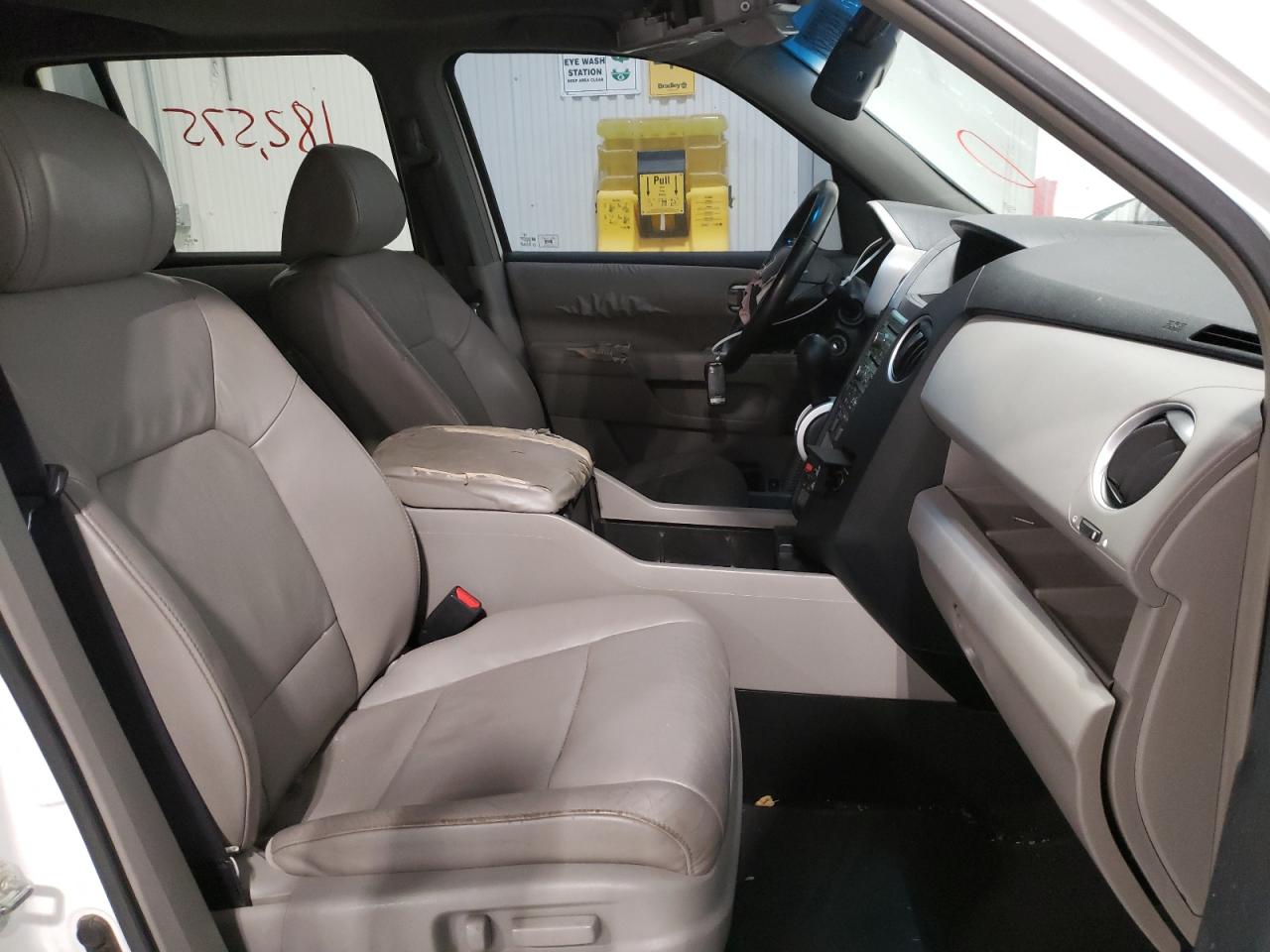 Photo 5 from auction – 2009 HONDA PILOT EXL with VIN 5FNYF486X9B036827
