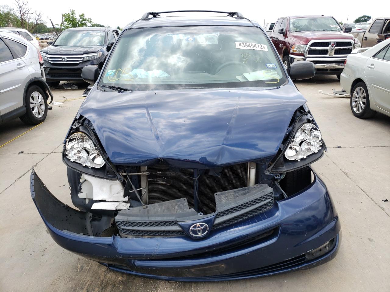 Photo 9 from auction – 2004 TOYOTA SIENNA CE with VIN 5TDZA23C44S133675