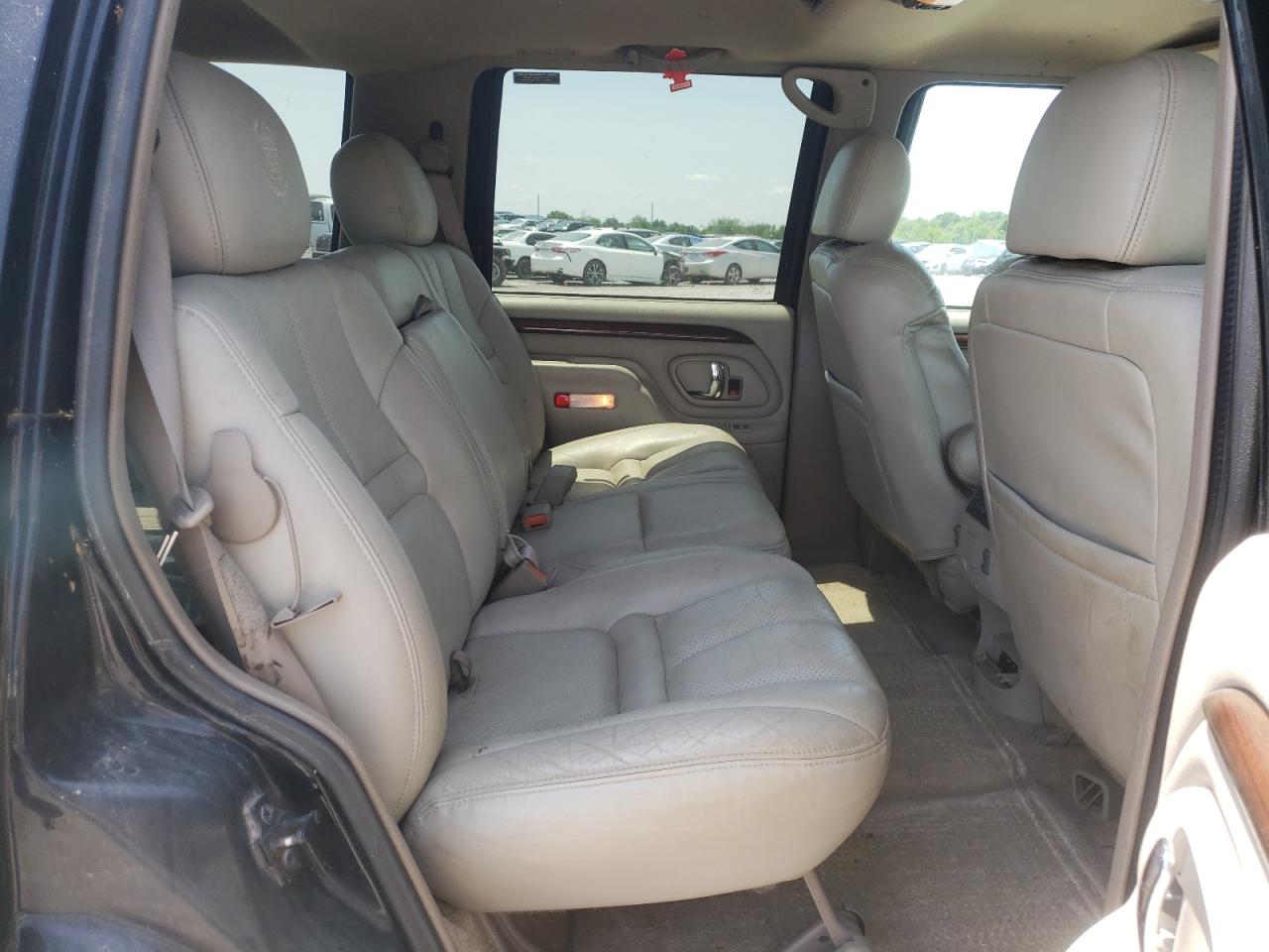 Photo 6 from auction – 2000 CADILLAC ESCALADE L with VIN 1GYEK63R8YR200249