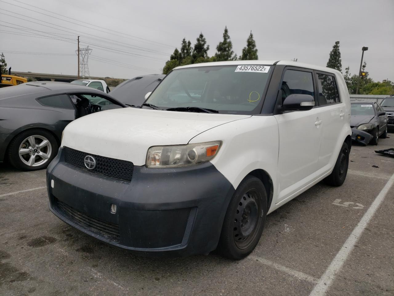 Photo 2 from auction – 2008 TOYOTA SCION XB with VIN JTLKE50EX81047839