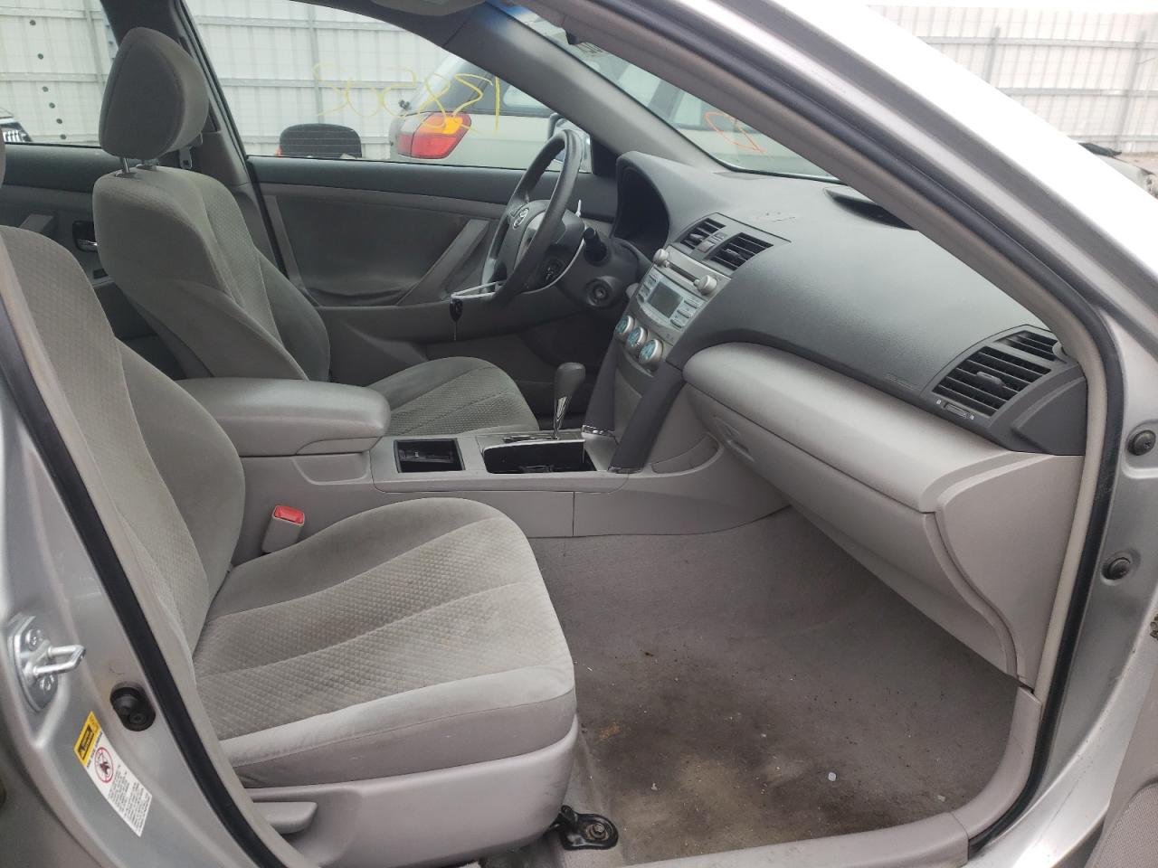 Photo 5 from auction – 2007 TOYOTA UK with VIN 4T1BE46K27U583888