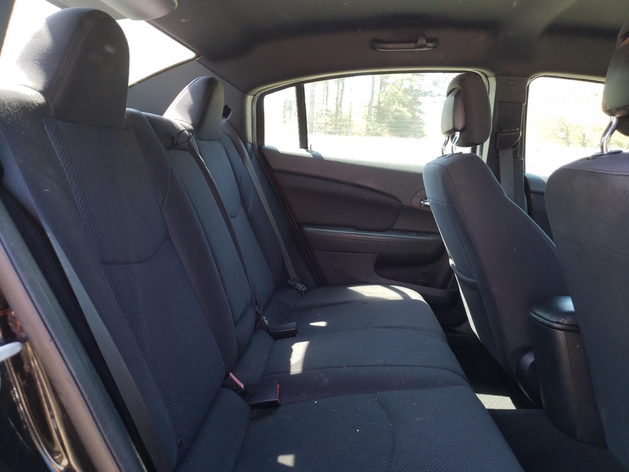 صورة رقم 6 من المزاد - 2014 CHRYSLER 200 LX مع VIN 1C3CCBAB9EN123102
