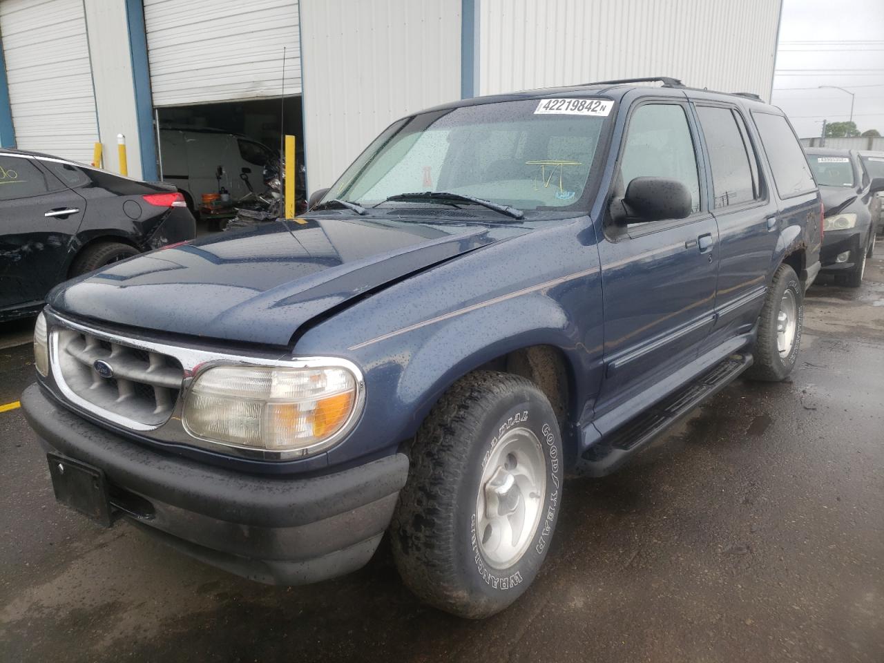 Photo 2 from auction – 1998 FORD EXPLORER with VIN 1FMZU34E1WUB52143