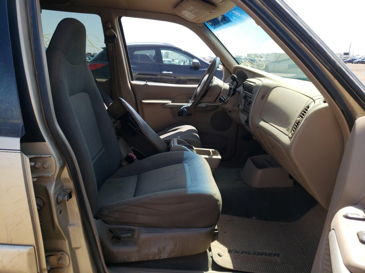 Photo 5 from auction – 2002 FORD EXPLORER S with VIN 1FMZU67E52UD06151
