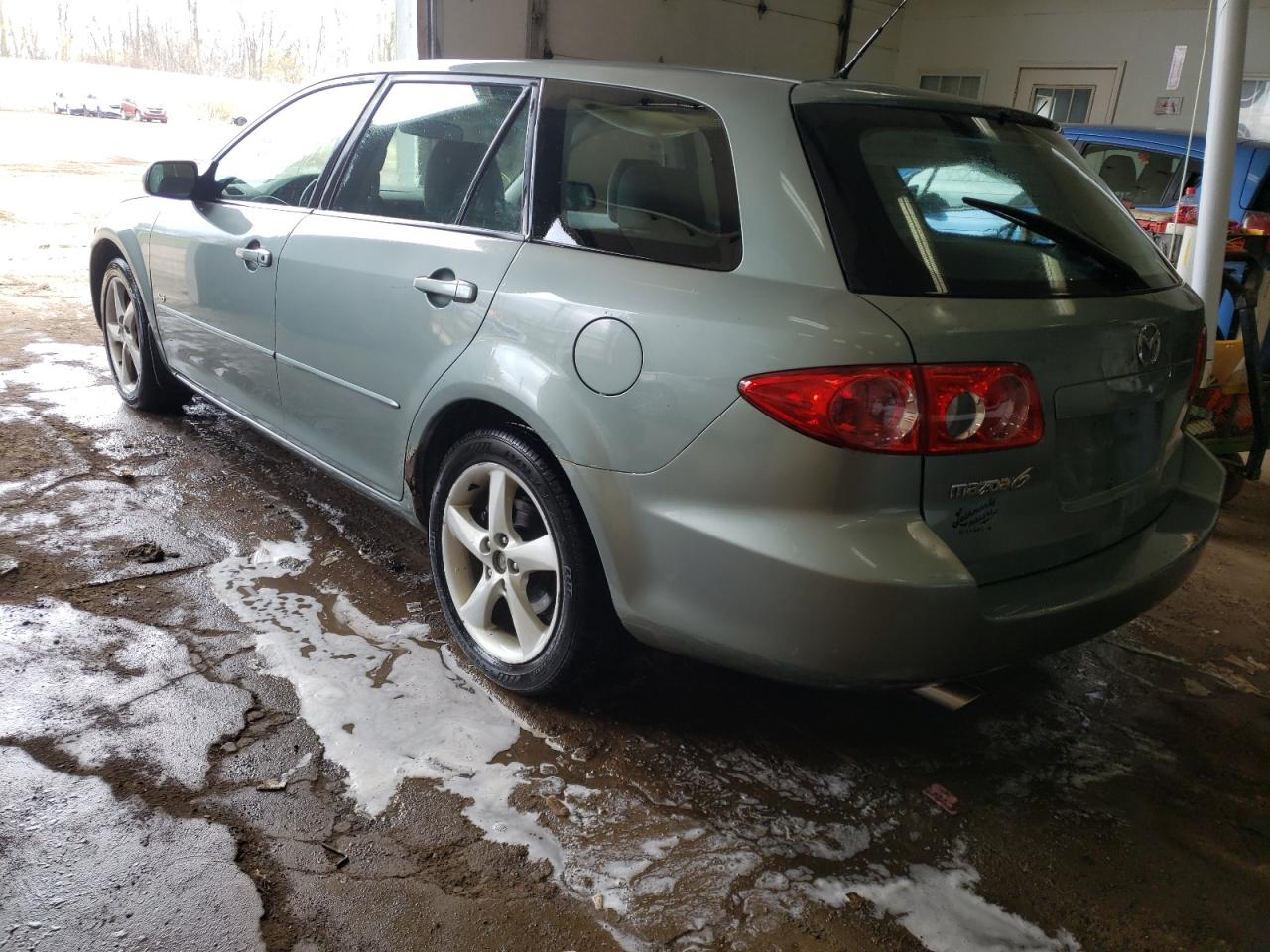 Photo 3 from auction – 2004 MAZDA 6 S with VIN 1YVFP82D145N71309