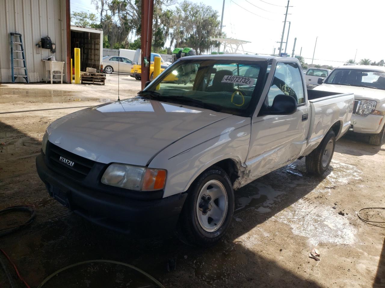 Photo 2 from auction – 1998 ISUZU HOMBRE with VIN 1GGCS1448W8661407