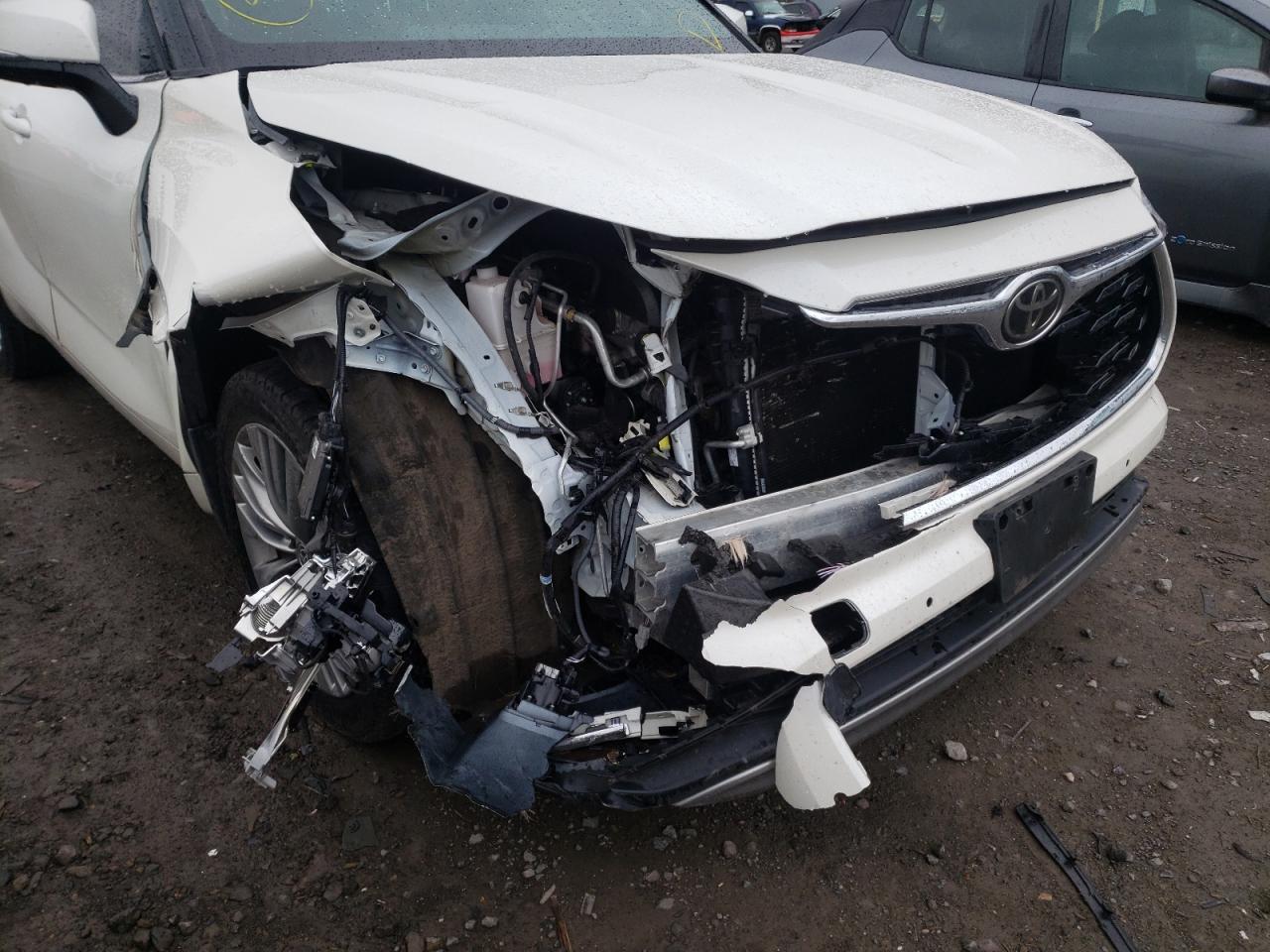 Photo 9 from auction – 2020 TOYOTA HIGHLANDER with VIN 5TDFZRBH3LS041523