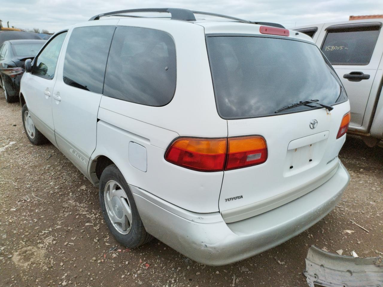 Photo 3 from auction – 2000 TOYOTA SIENNA LE with VIN 4T3ZF13C0YU259029