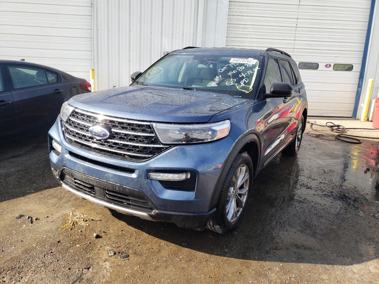Photo 2 from auction – 2020 FORD EXPLORER X with VIN 1FMSK7DH4LGB18278