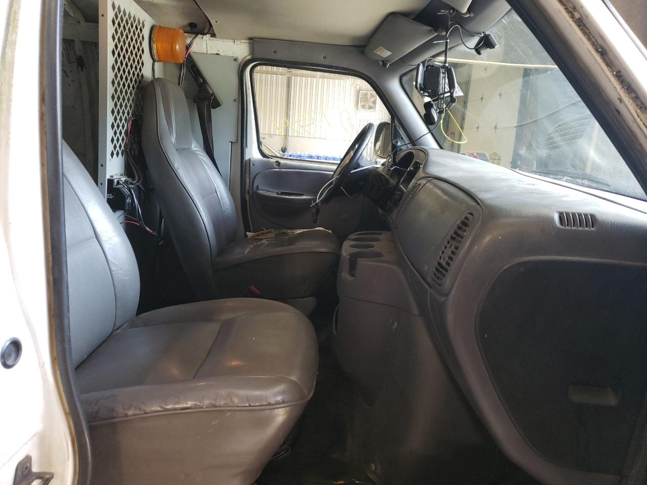 Photo 5 from auction – 2000 DODGE RAM VAN B3 with VIN 2B7KB31Z1YK116996