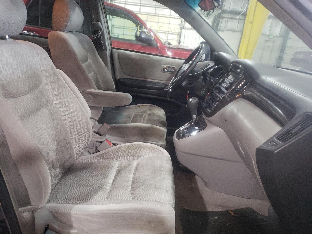 Photo 5 from auction – 2001 TOYOTA HIGHLANDER with VIN JTEHF21A910022337