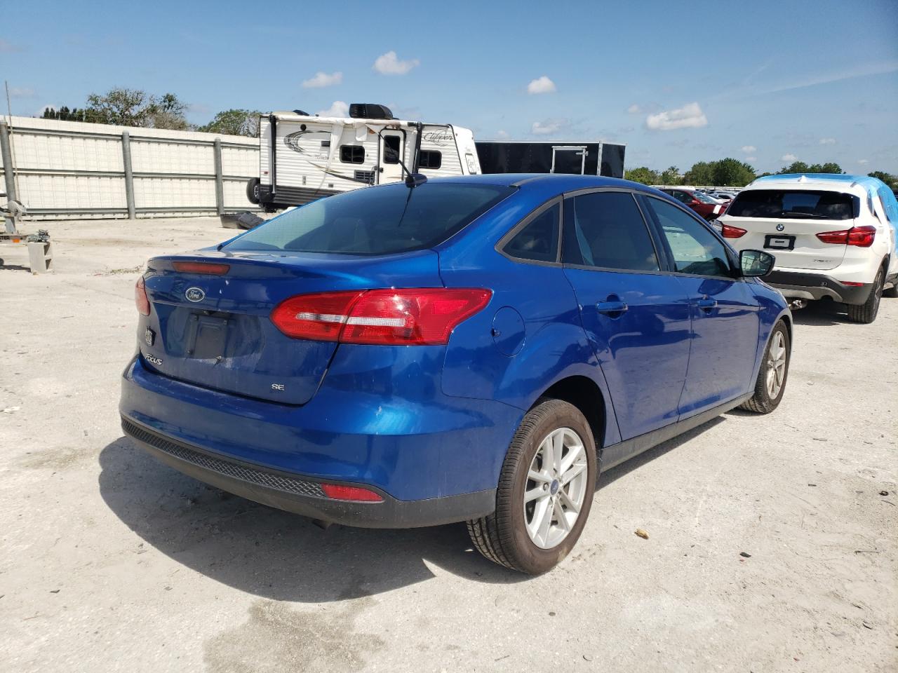 Photo 4 from auction – 2018 FORD FOCUS SE with VIN 1FADP3F21JL319601