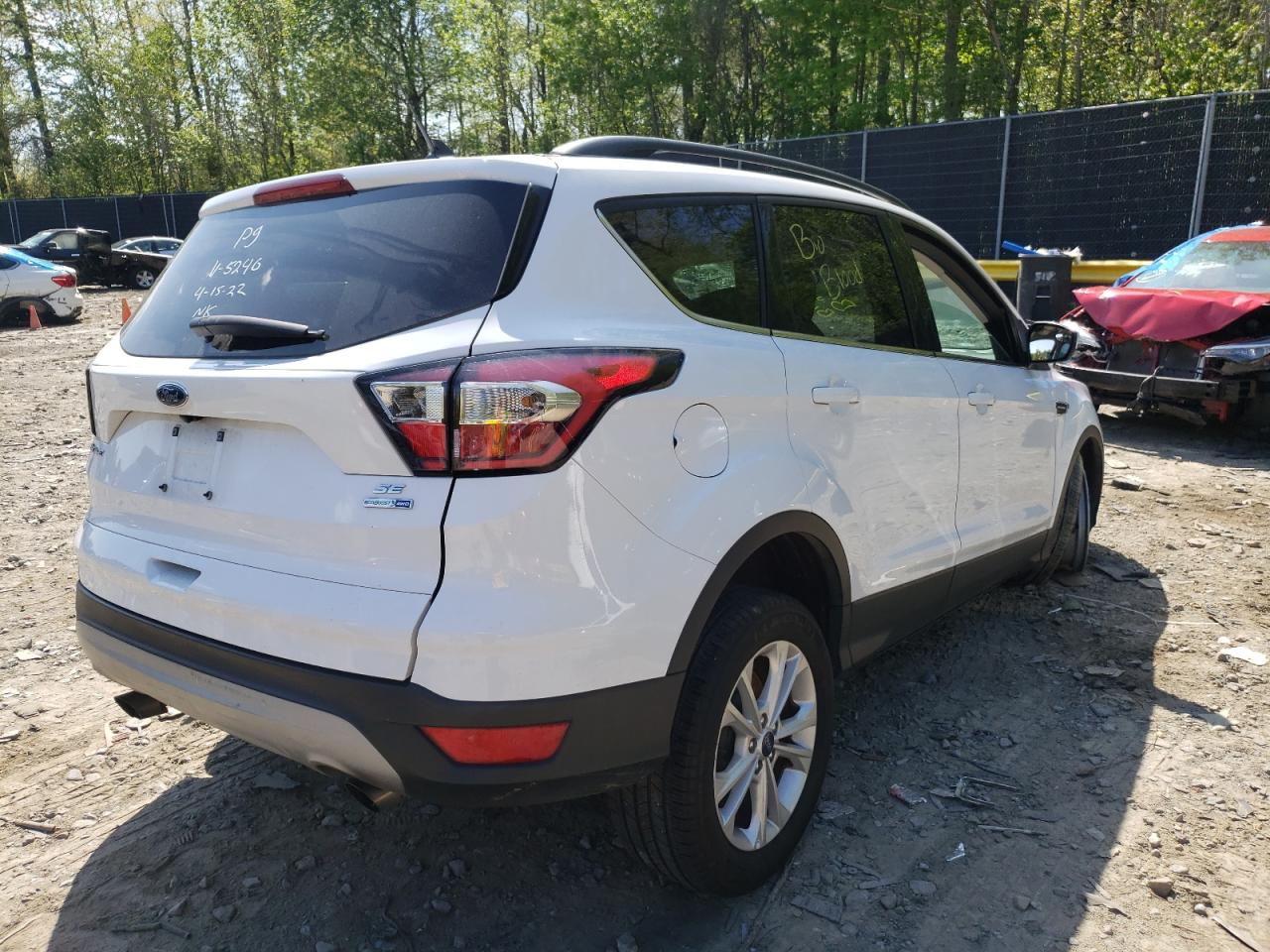 Photo 4 from auction – 2018 FORD ESCAPE SE with VIN 1FMCU9GD0JUD55240