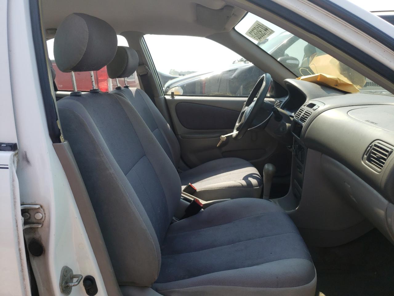 Photo 5 from auction – 2000 TOYOTA COROLLA VE with VIN 2T1BR12E8YC360325