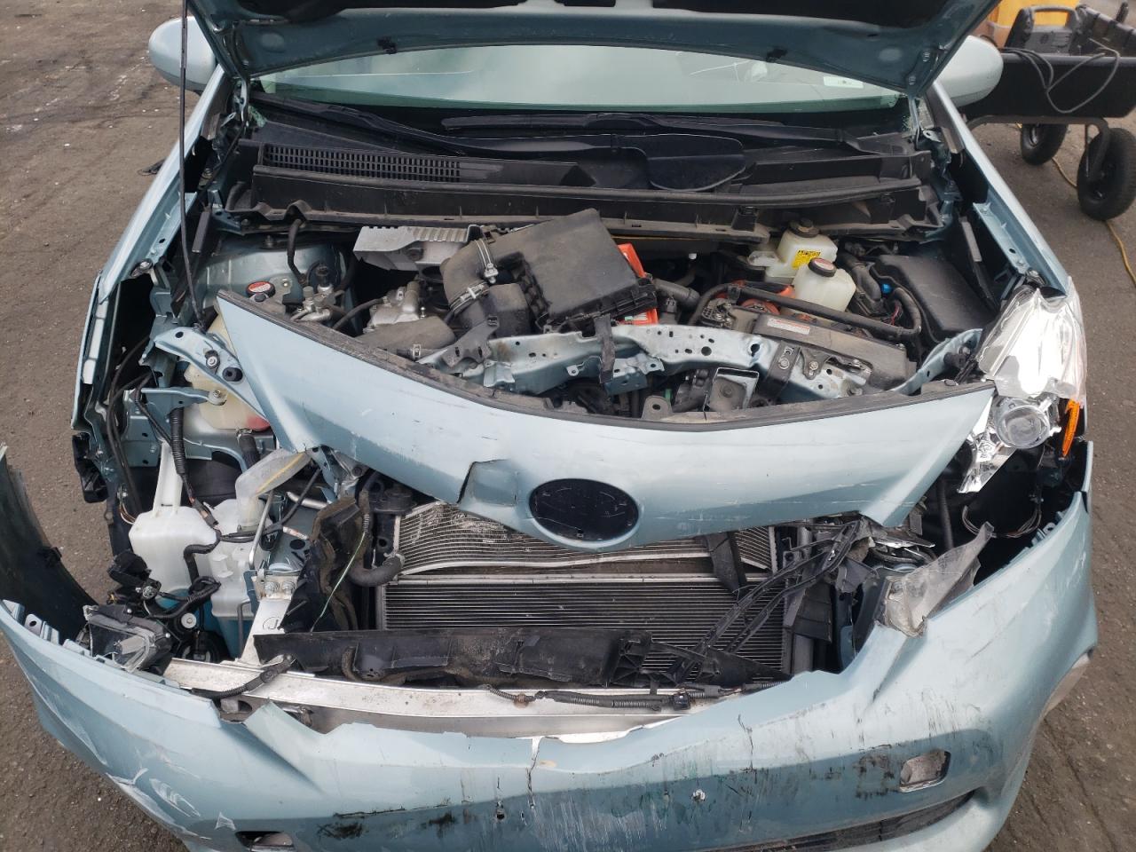 Photo 7 from auction – 2014 TOYOTA PRIUS V with VIN JTDZN3EU5EJ007629