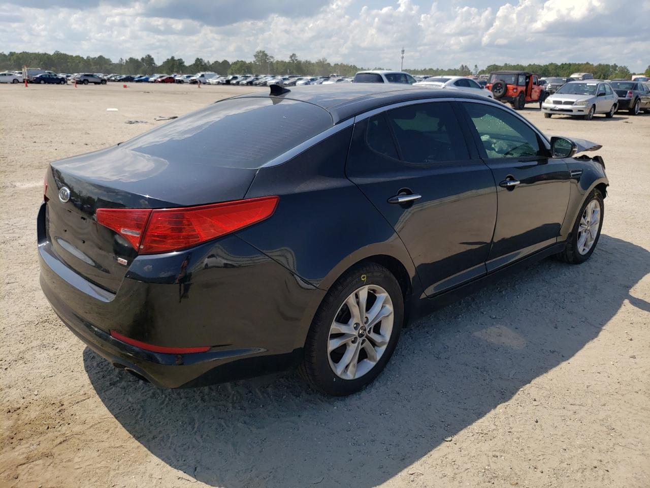 Photo 4 from auction – 2011 KIA OPTIMA EX with VIN KNAGN4A71B5117303