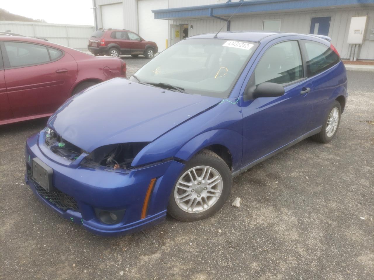 Photo 2 from auction – 2006 FORD FOCUS ZX3 with VIN 1FAFP31N16W216520
