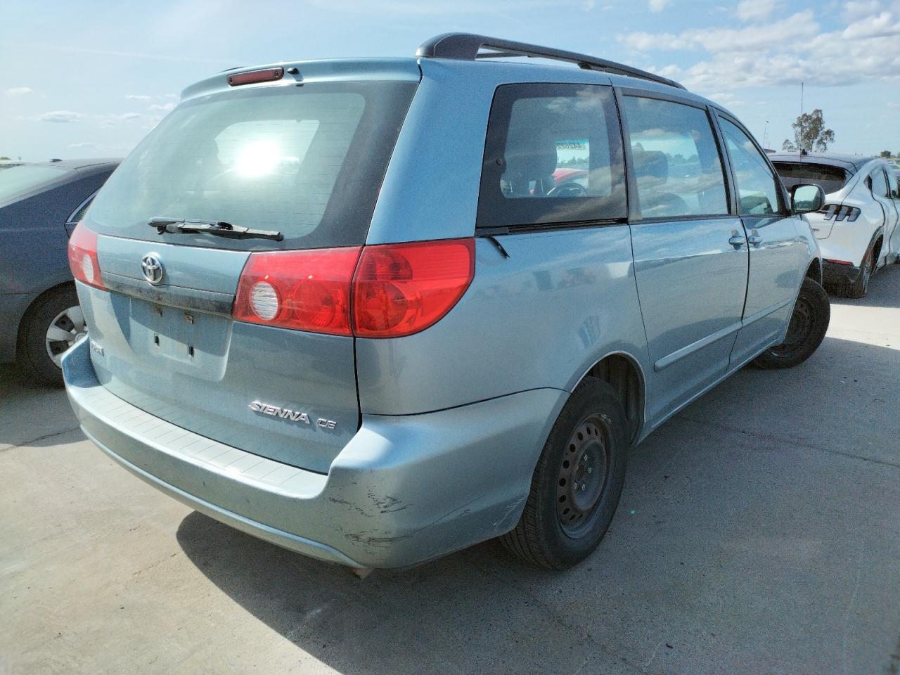 Photo 4 from auction – 2006 TOYOTA SIENNA CE with VIN 5TDZA23C76S502337