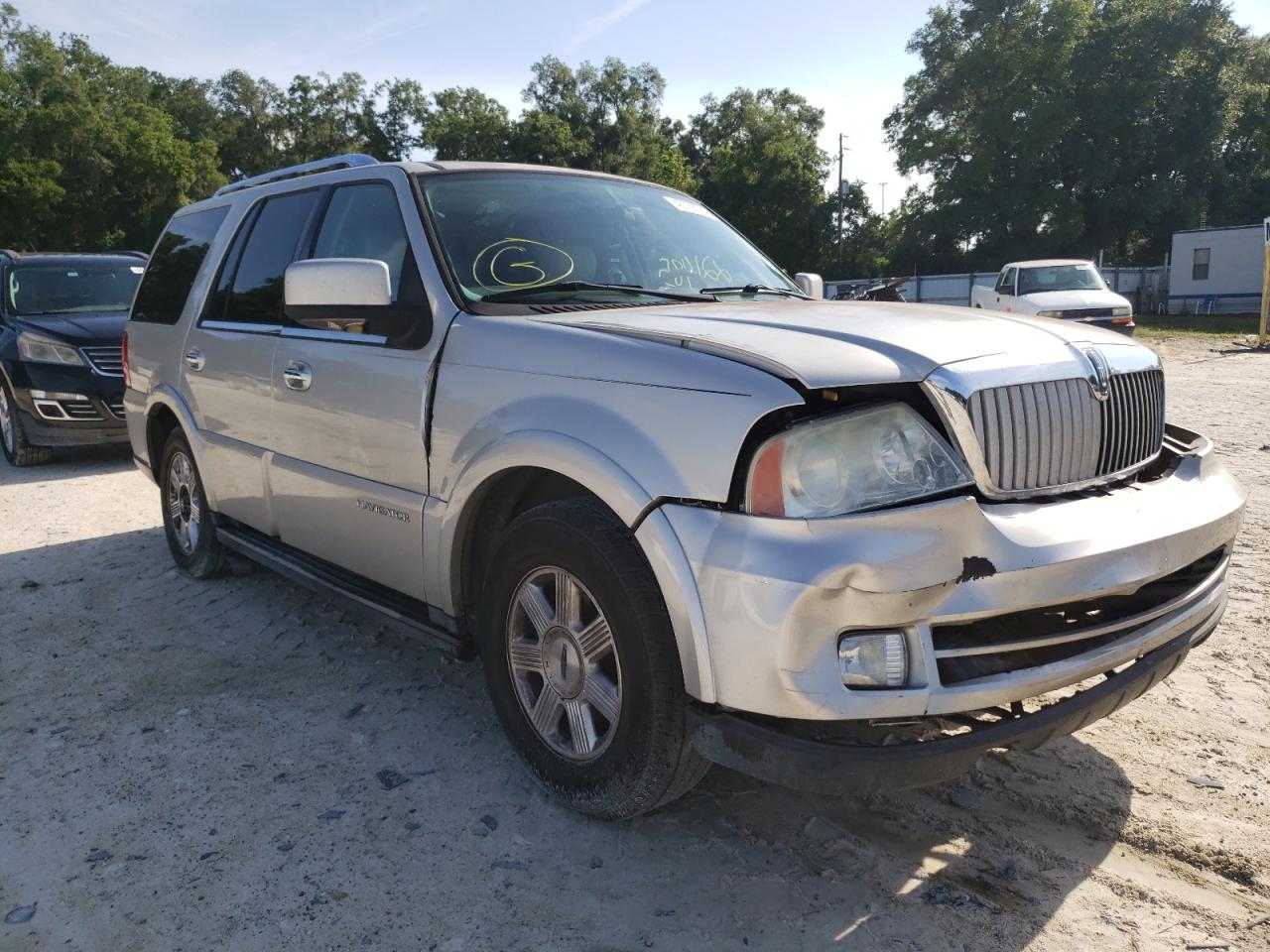LINCOLN NAVIGATOR 2006 with VIN 5LMFU27586LJ21452 - Photo from auction