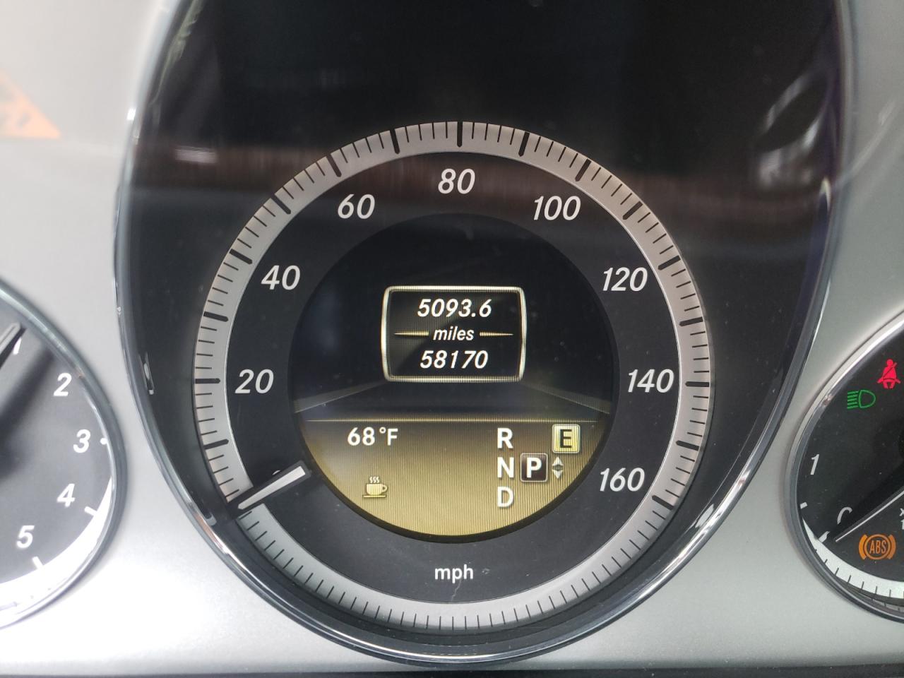 Photo 8 from auction – 2012 MERCEDES-BENZ E 350 with VIN WDDHF5KB1CA588637