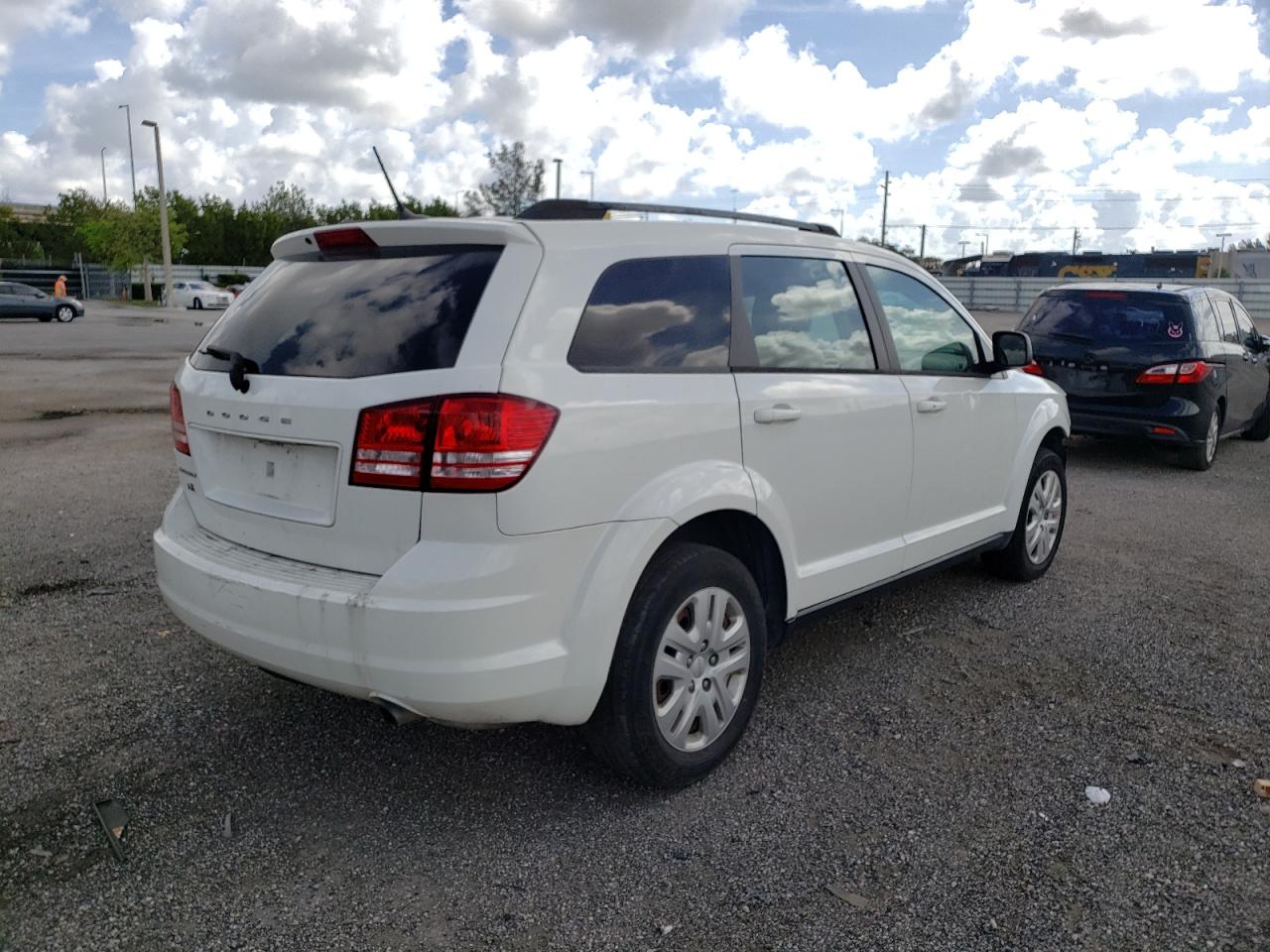 Photo 4 from auction – 2017 DODGE JOURNEY SE with VIN 3C4PDCAB0HT648473