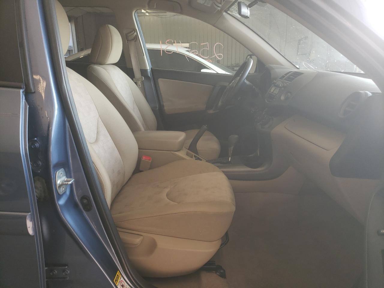 Photo 5 from auction – 2011 TOYOTA RAV4 with VIN 2T3BF4DV4BW158053