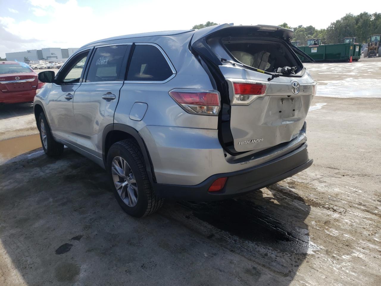 Photo 3 from auction – 2015 TOYOTA HIGHLANDER with VIN 5TDKKRFH5FS057885