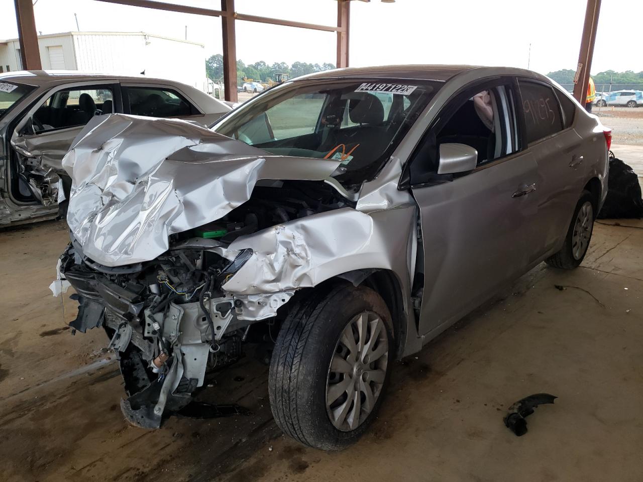 Photo 2 from auction – 2016 NISSAN SENTRA S with VIN 3N1AB7AP3GY285671