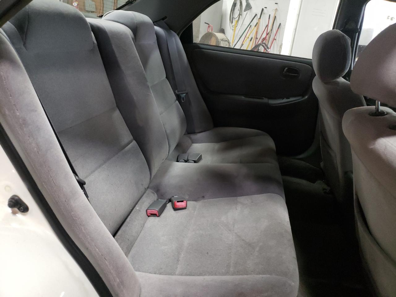 Photo 6 from auction – 1999 MAZDA 626 ES with VIN 1YVGF22C5X5874979
