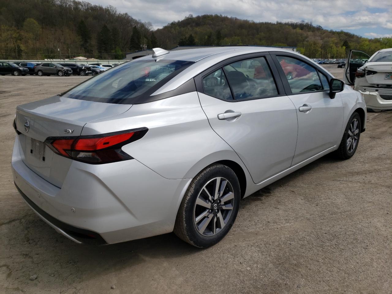 Photo 4 from auction – 2020 NISSAN VERSA SV with VIN 3N1CN8EV4LL809271