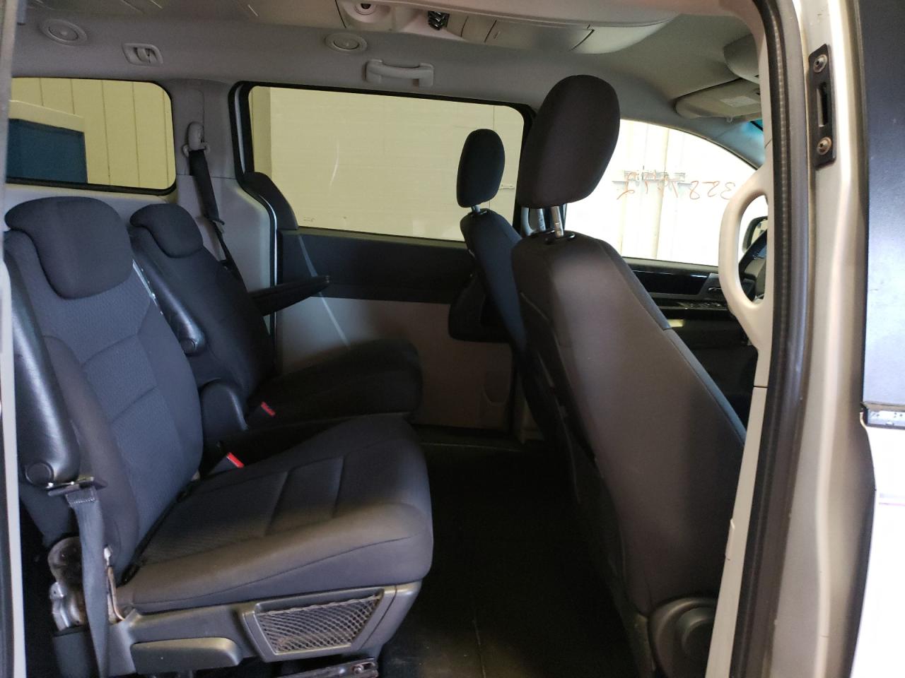 Photo 6 from auction – 2010 DODGE GRAND CARA with VIN 2D4RN5D10AR201710